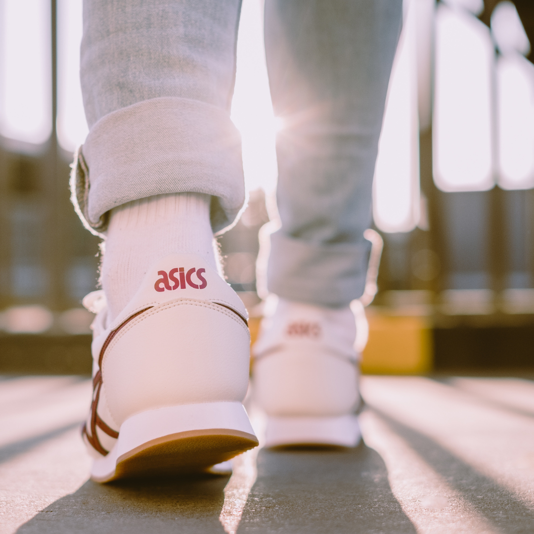Eco Sneaker Shopping: Why Buying Pre-Owned Sneakers Is Smarter in 2025