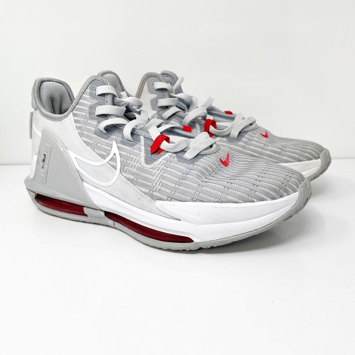 lebron james shoes nike