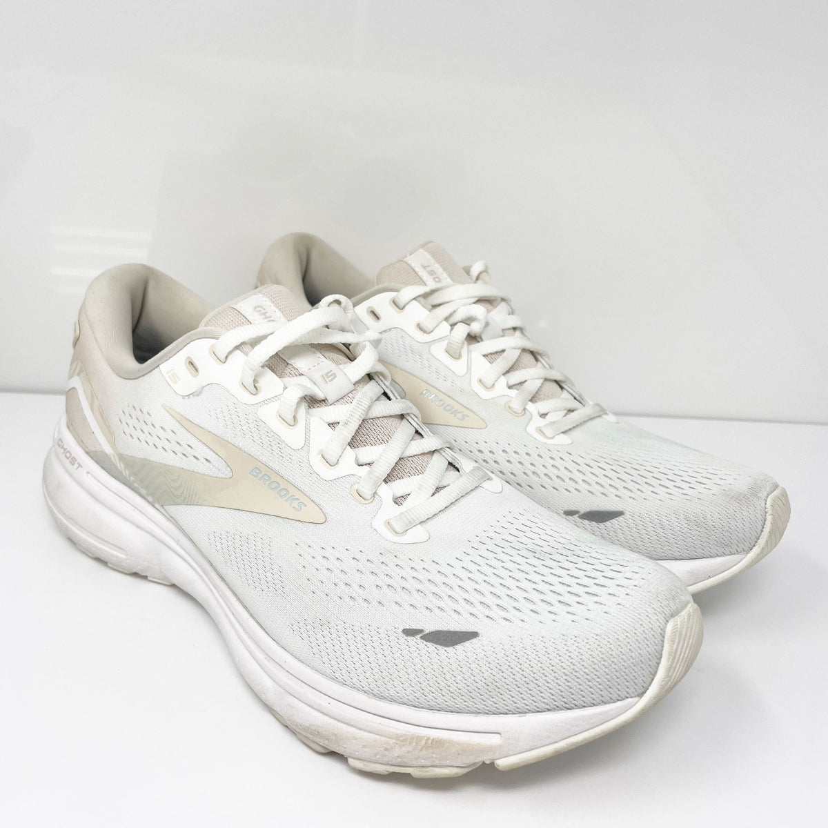 Brooks Womens Ghost 15 1203801B189 White Running Shoes Sneakers Size 1 ...