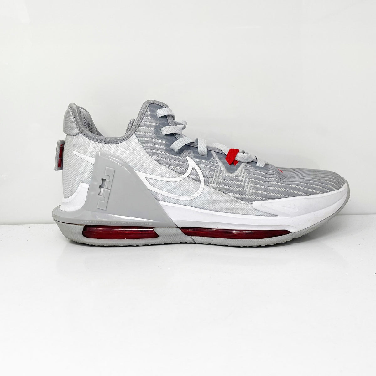 lebron james shoes nike